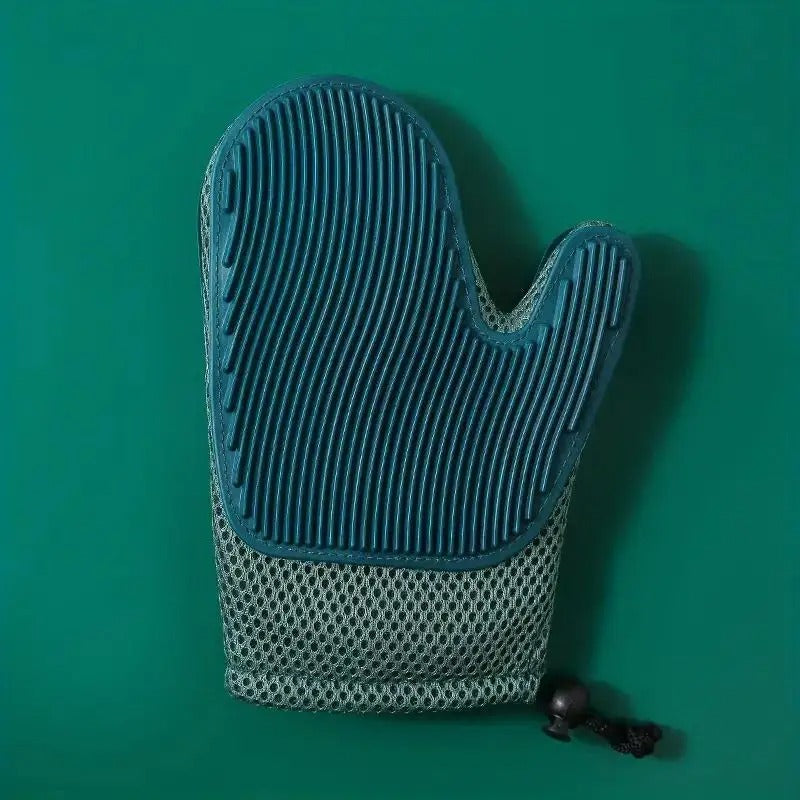 Gant de toilettage bleu foncer sur fond vert foncer